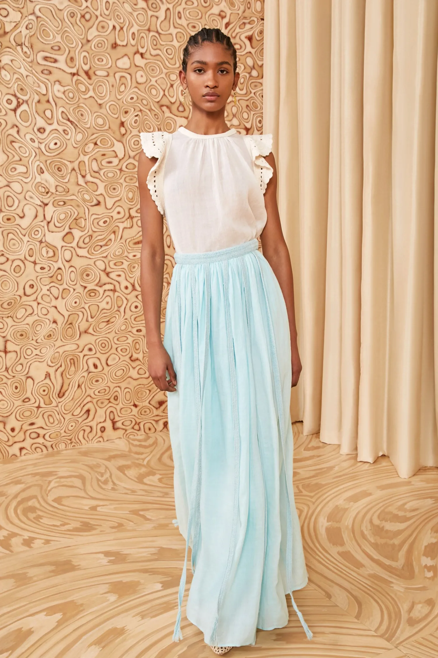corrine_skirt_2.webp Corrine Skirt<Ulla Johnson Shop