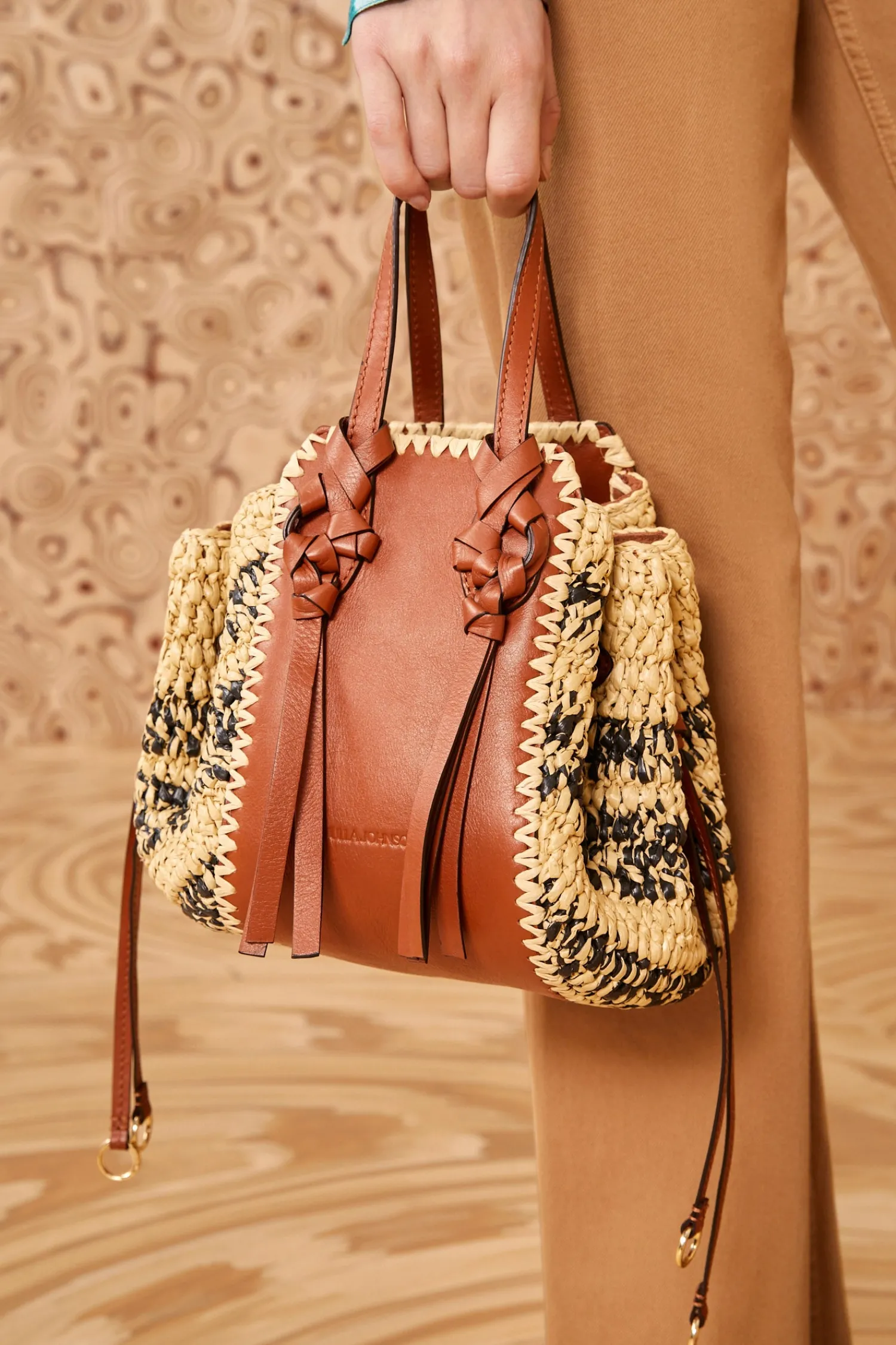 gio_crossbody_1.webp Gio Crossbody<Ulla Johnson Cheap
