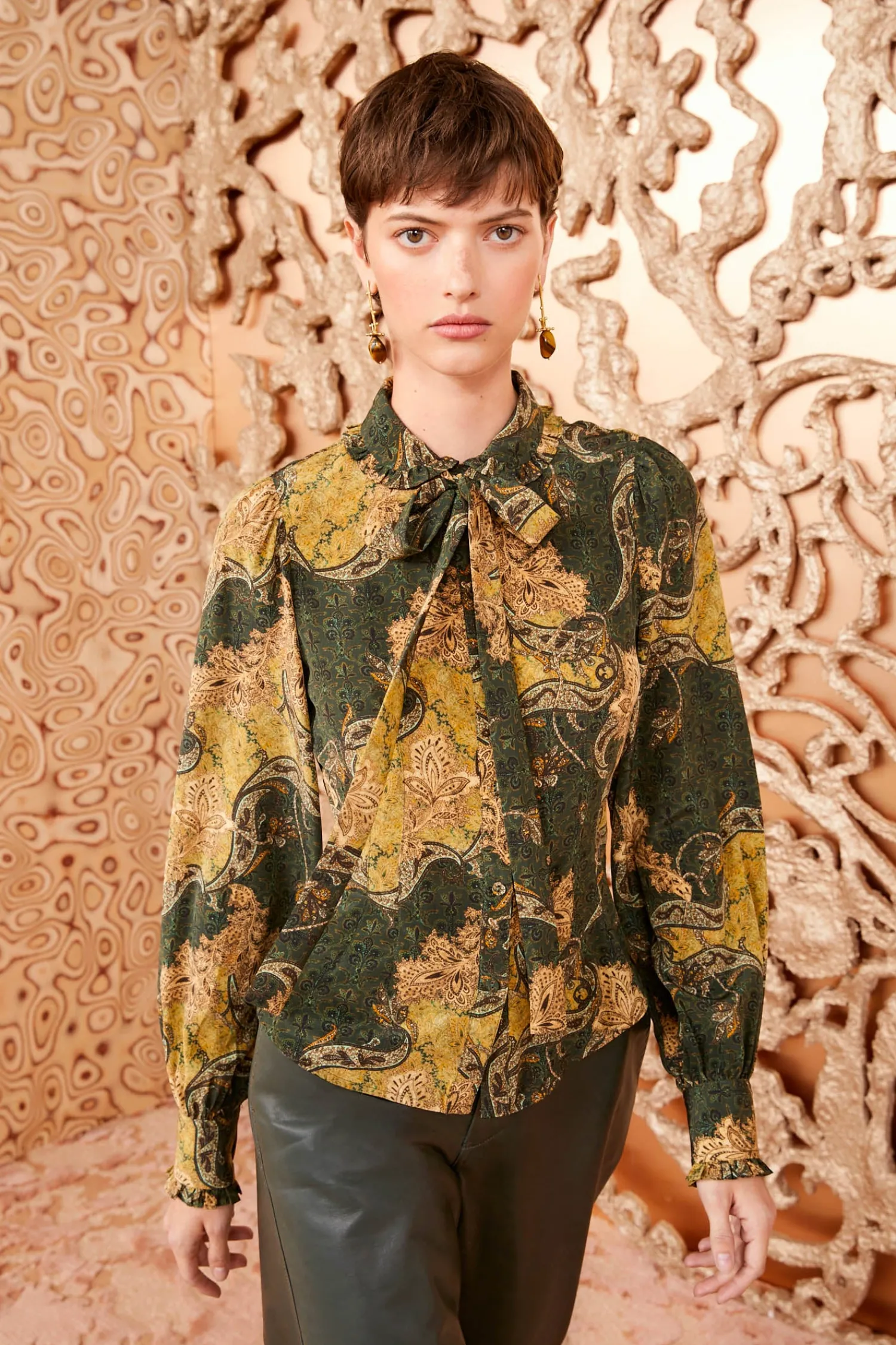vedra_blouse_2.webp Vedra Blouse<Ulla Johnson Best Sale
